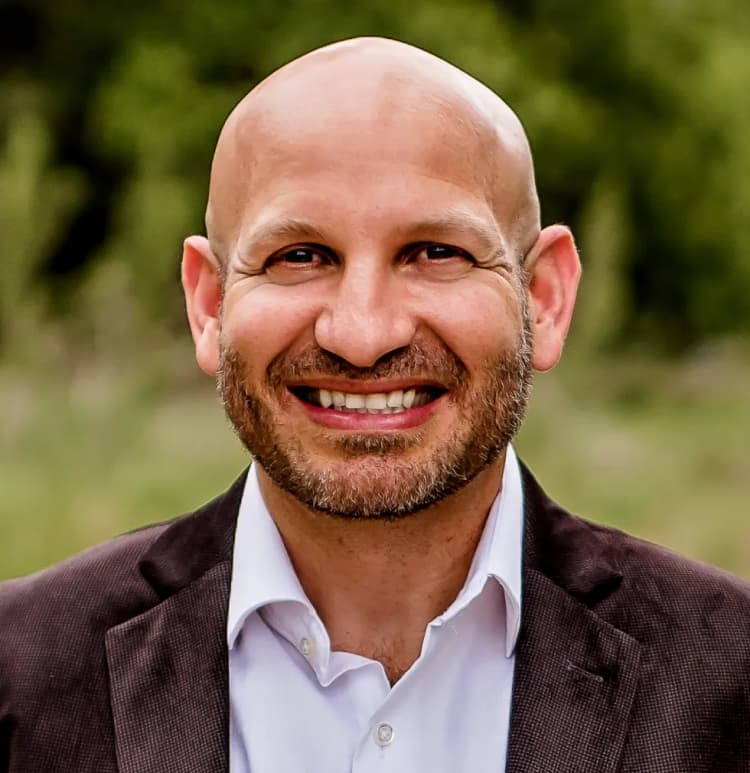 Adrian Mendoza